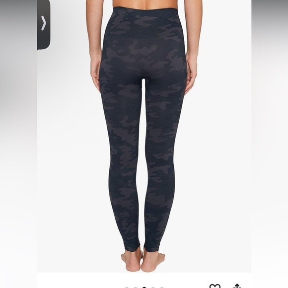 Spanx Look At Me Now Size Small Black Camo Seamless Leggings Full Length NWT - Picture 2 of 5